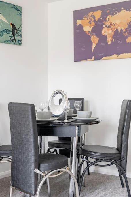 Two Bedroom Flat Near Colchester Hospital With Free Parking And Internet Mile End Exterior foto
